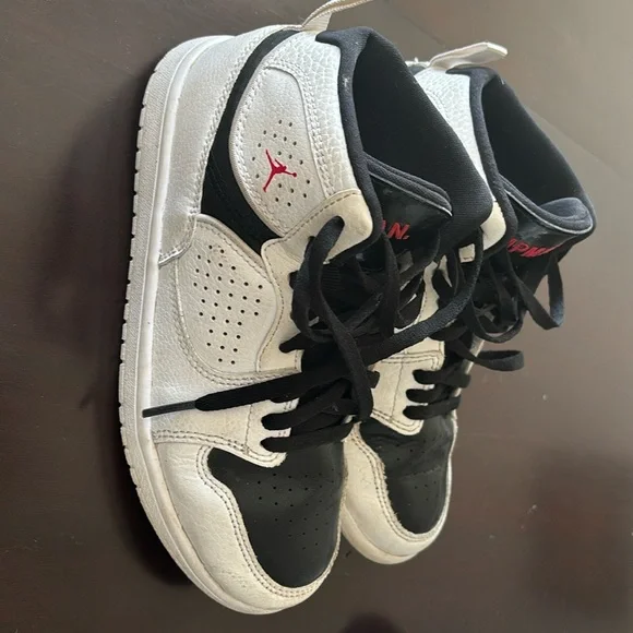 Kids Unisex Jumpman Jordan’s size 2.5 - Picture 1 of 7